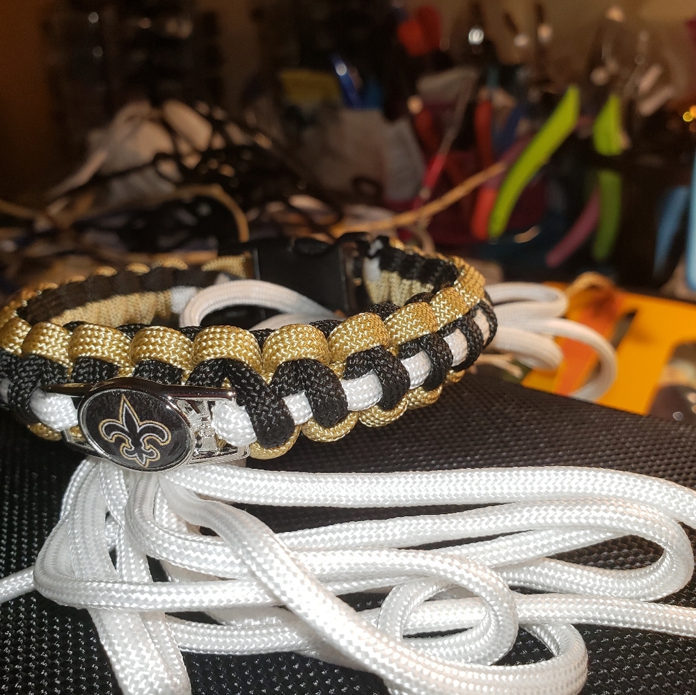Sports paracord bracelet matching keychain availab